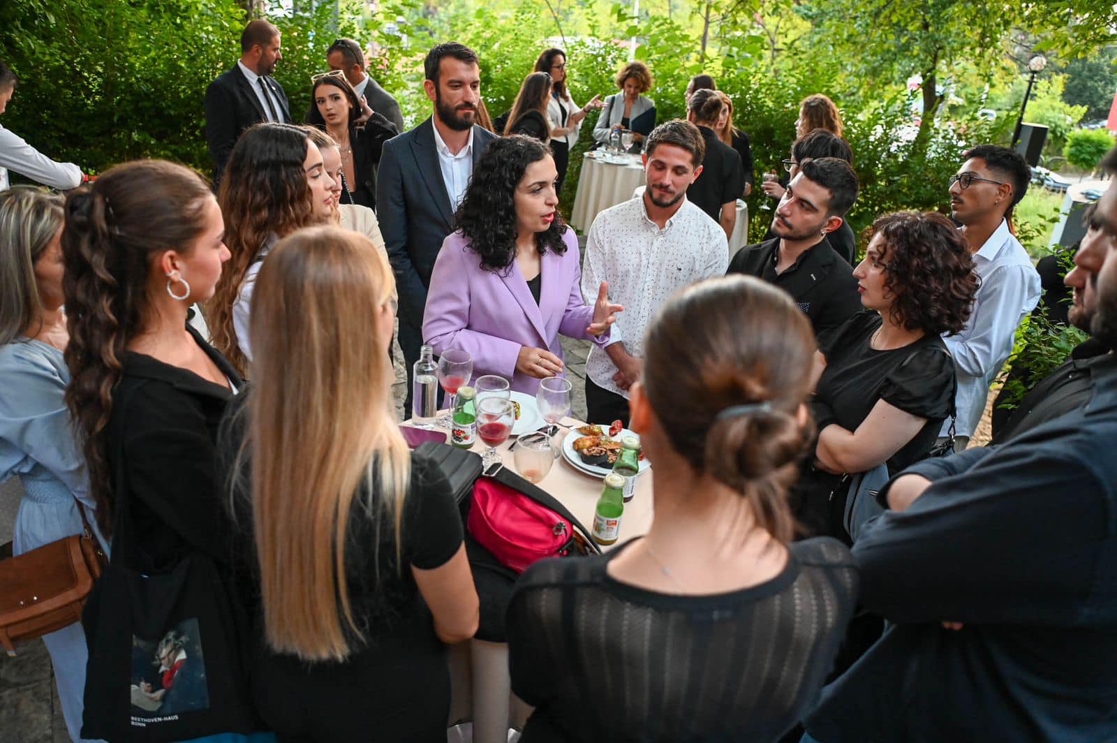 Presidentja Osmani: E kemi detyrim t’i përkrahim artistët e rinjë, sepse suksesi i tyre është imazhi i Kosovës