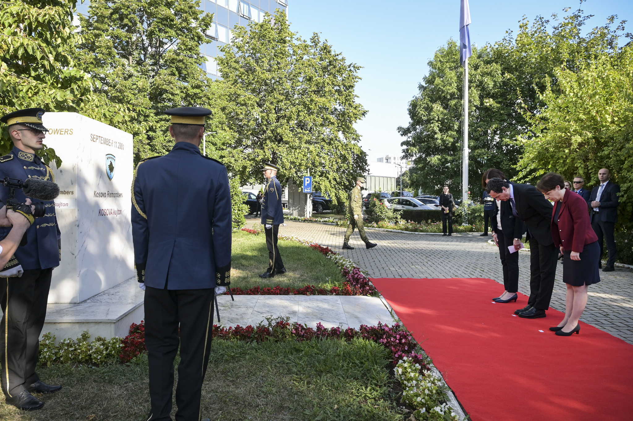 Kryeministri Kurti bën homazhe në përvjetorin e 22-të të sulmeve të 11 Shtatorit