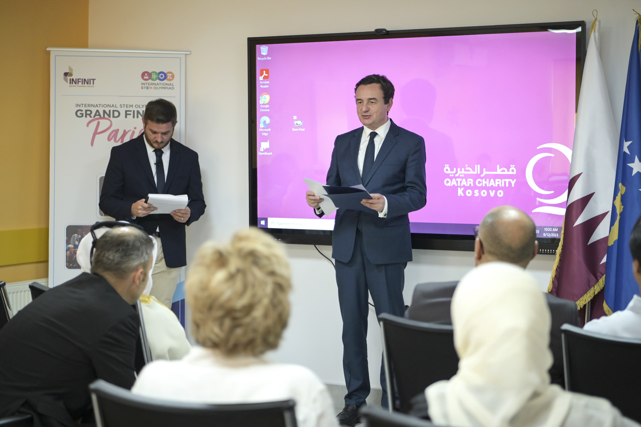 Kurti viziton qendrën “Infinit” dhe takon medalistët e Olimpiadës Ndërkombëtare STEM