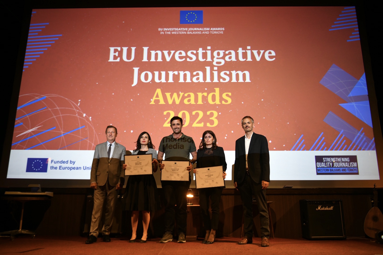 Shpallen fituesit e Çmimit të BE-së për Gazetari Hulumtuese 2023 në Kosovë