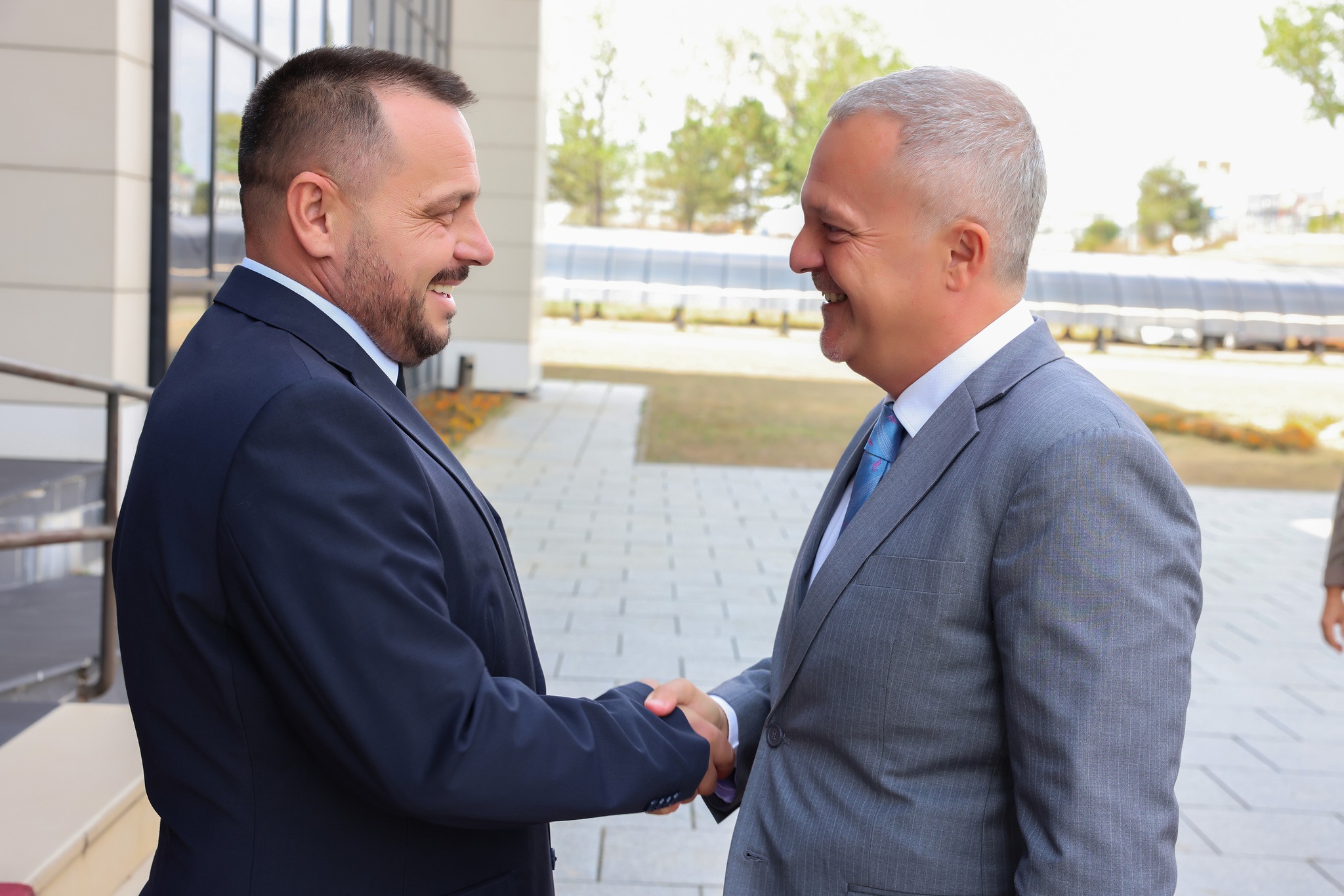 Maqedonci- De Riu: Italia mbetet e përkushtuar në ofrimin e ngritjes së kapaciteteve luftarake të FSK-së