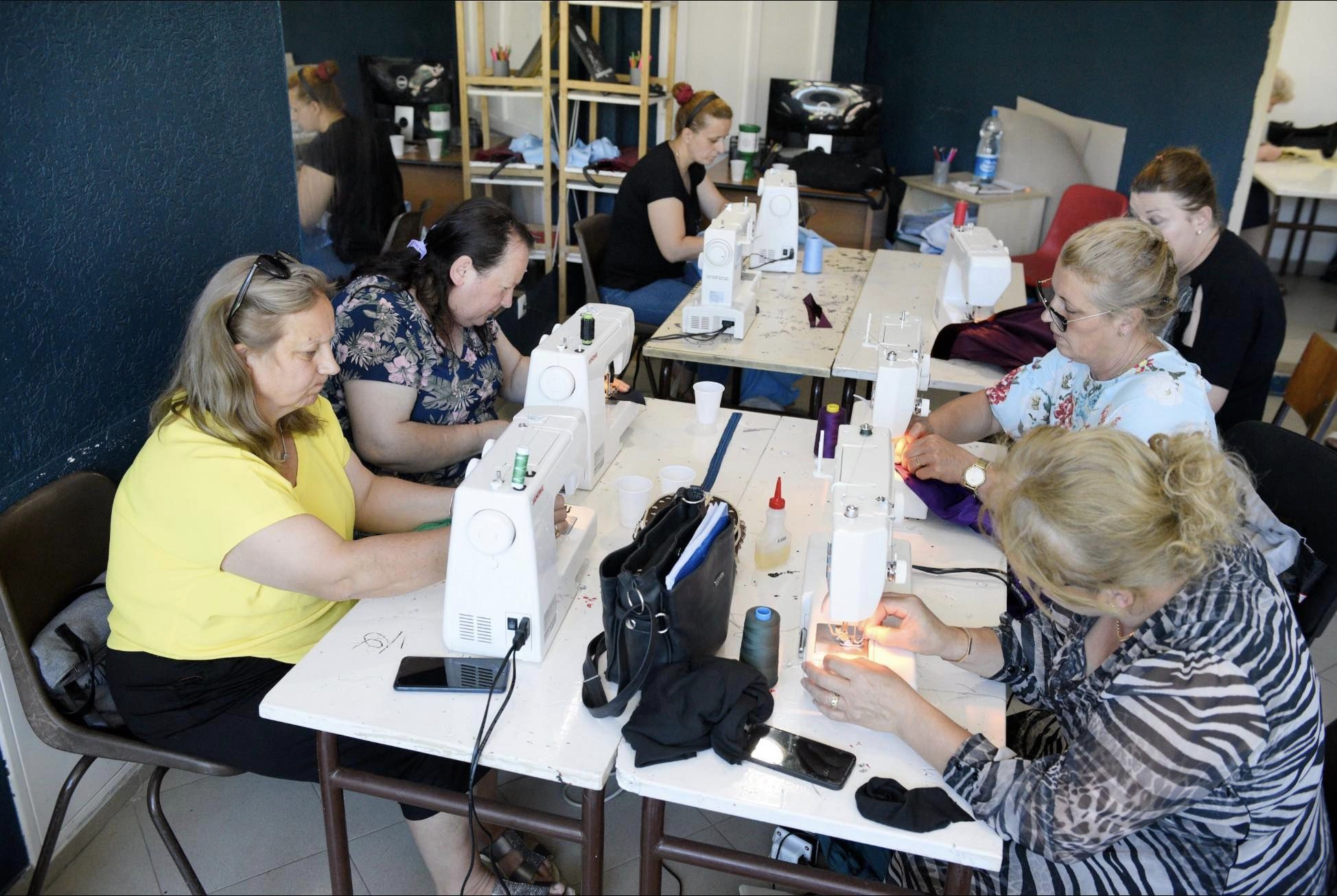 MKRS: Janjeva shndërrohet në qendër e aktivitetit edukativ, mbledh gra të komuniteteve me mjeshtri të artizanatit