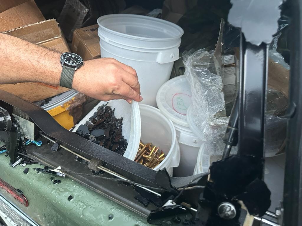 Policia e Kosovës: Përreth manastirit në Banjskë, gjenden përplot arsenal armësh