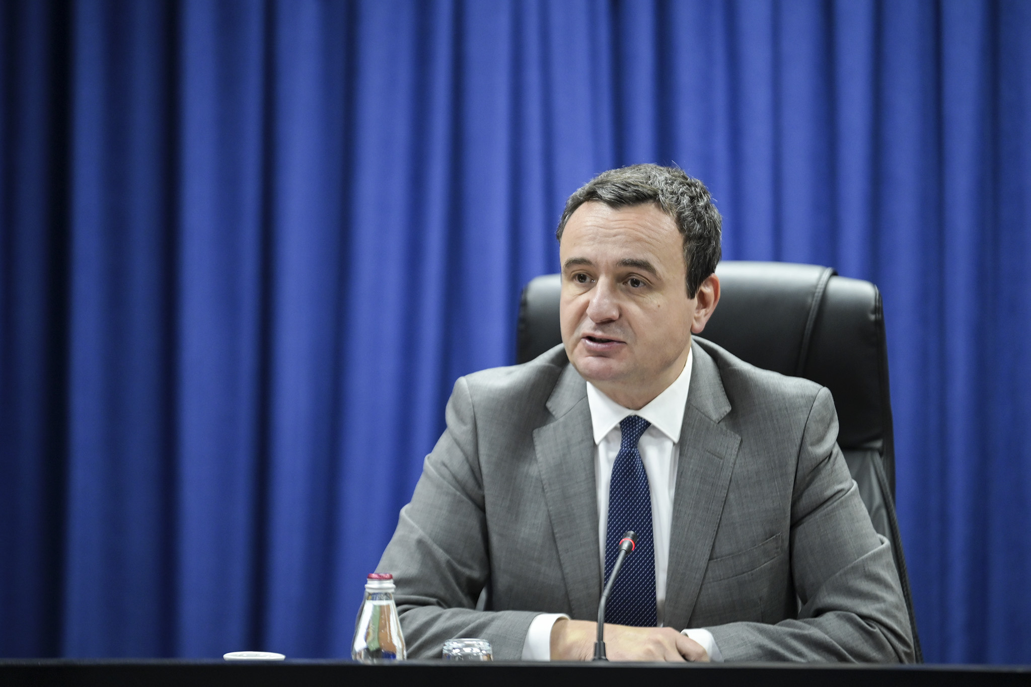 Kurti takon kandidatët shqiptarë për deputetë në zgjedhjet e 17 dhjetorit në Serbi