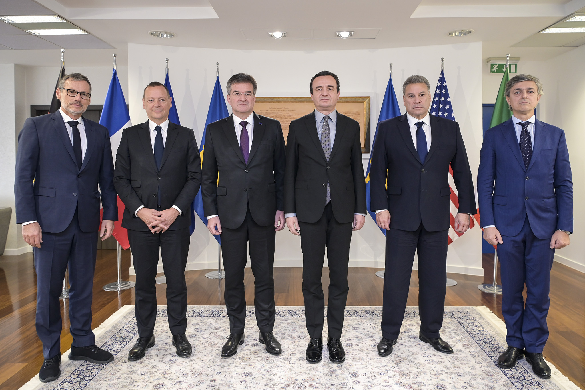 Albin Kurti-Miroslav Lajcak-Gabriel Escobar-këshilltarët për polikë të jashtme dhe siguri