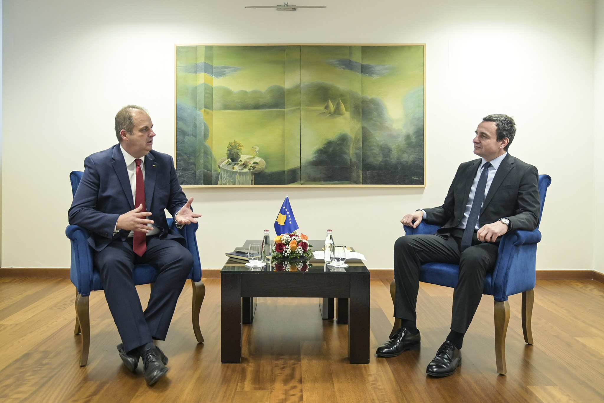 Kurti pret Nimanbegun, flasin për për situatën politike dhe ekonomike në rajon