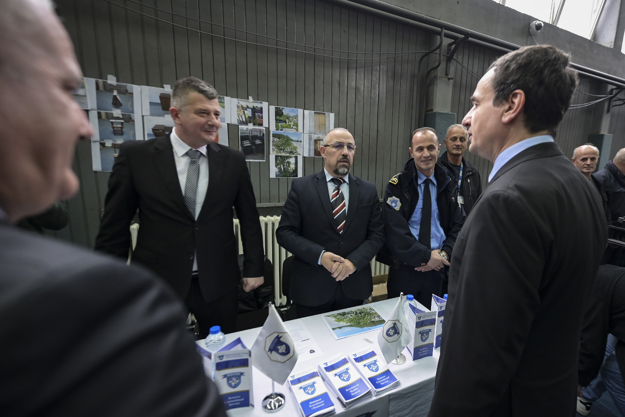 Kurti merr pjesë në Akademinë e Kosovës për Siguri Publike, me rastin e Ditës së Informimit të Komuniteteve