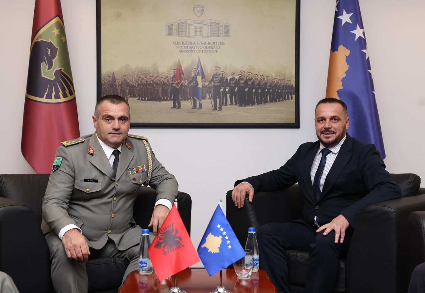 Maqedonci pret gjeneral Kingjin: Mbështetje e Shqipërisë për anëtarësimin e Kosovës në iniciativat rajonale