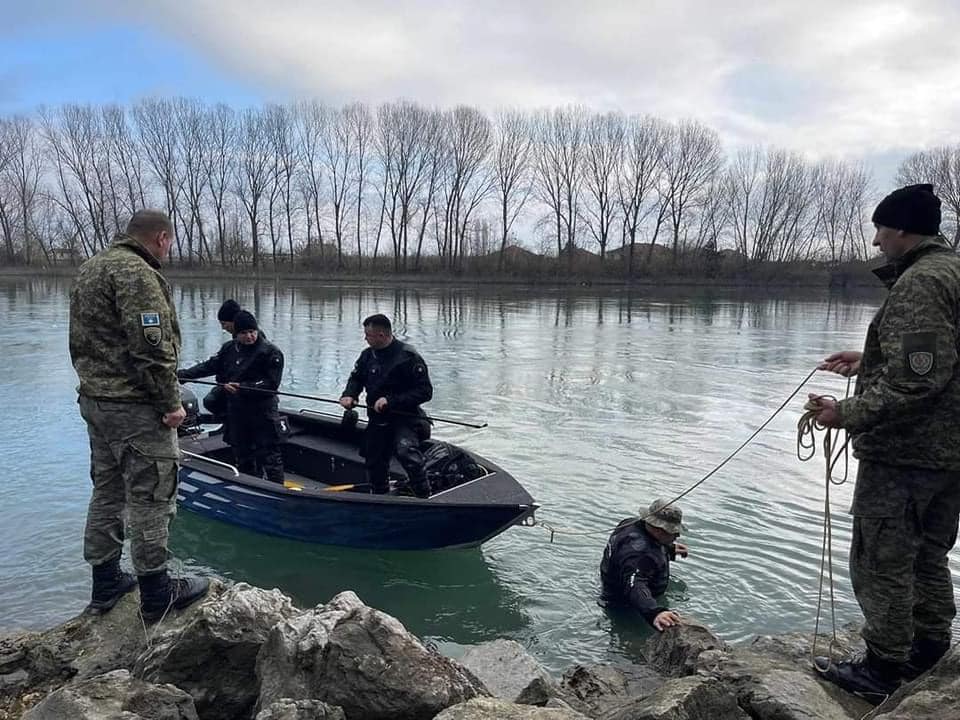 MM: Vazhdon operacioni i kërkimit për trupin e shtetasit të Kosovës të rënë në lumin Buna